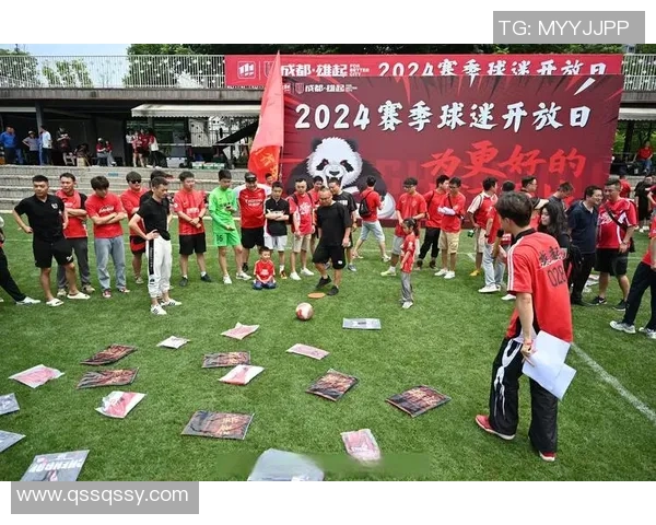 足球赛时的激情与团结：球迷心声与运动员拼搏的完美交融