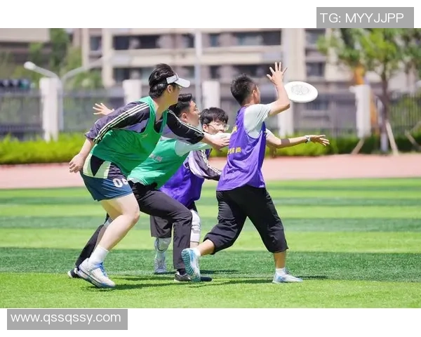 飞盘战术解析:探秘北京飞盘队的战术控制与团队协作体系 飞盘战术解析:探秘北京飞盘队的战术控制与团队协作体系